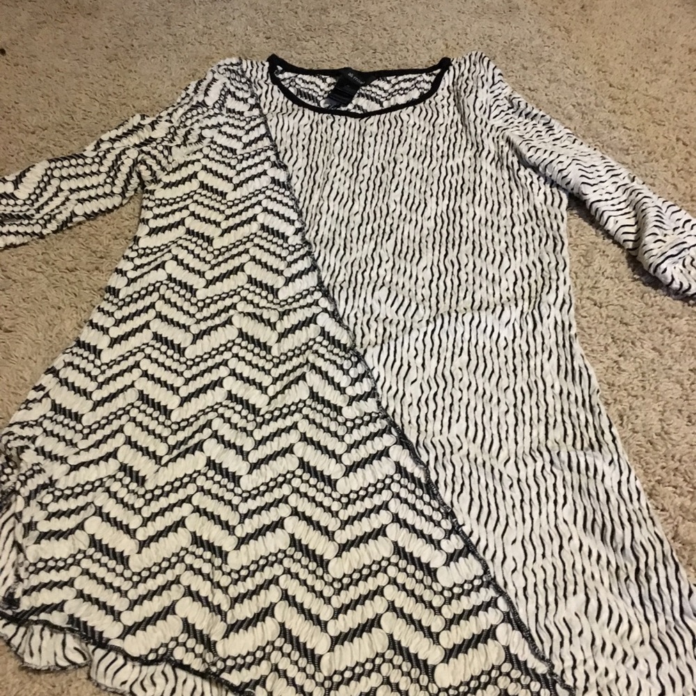 Black and white ribbed top